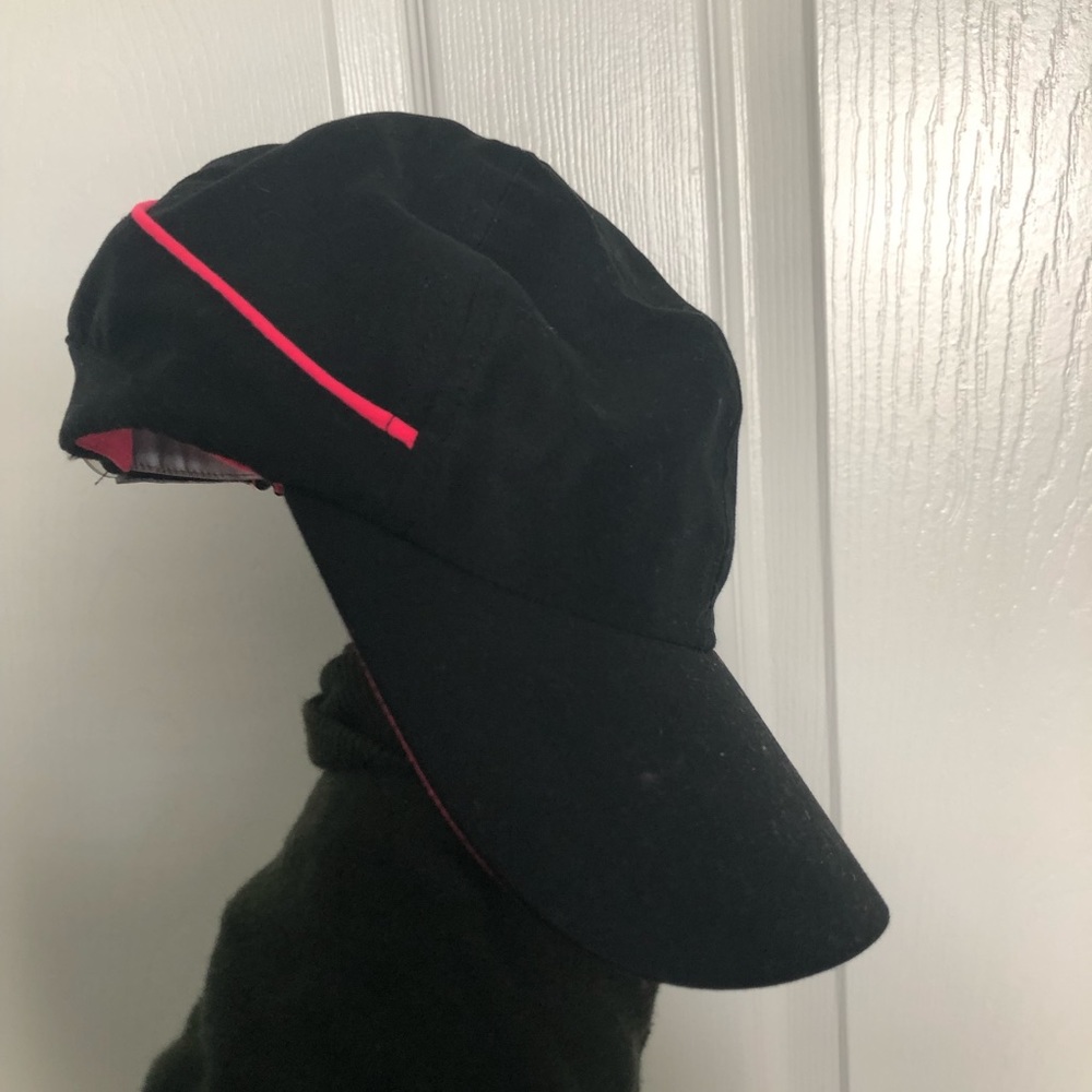 Black and pink hat